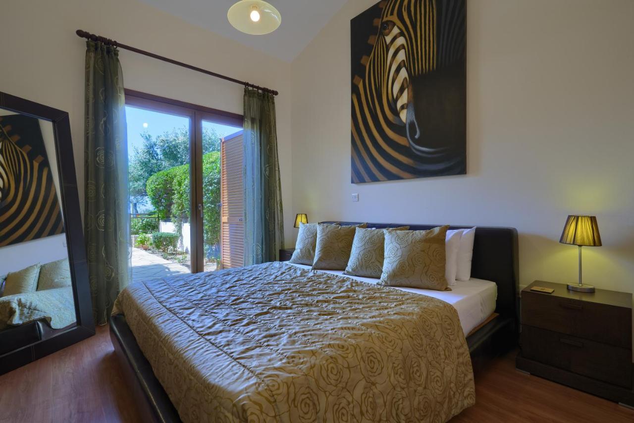 3 Bedroom Villa Madelini With Private Pool, Aphrodite Hills Resort Kouklia Luaran gambar